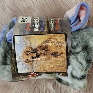 Brand New CANADIAN HERITAGE MAJESTIC PLUSH WOOVEN THROW